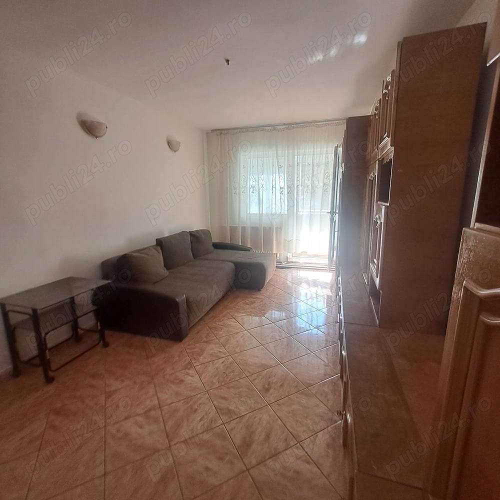 De închiriat apartament cu 3 camere