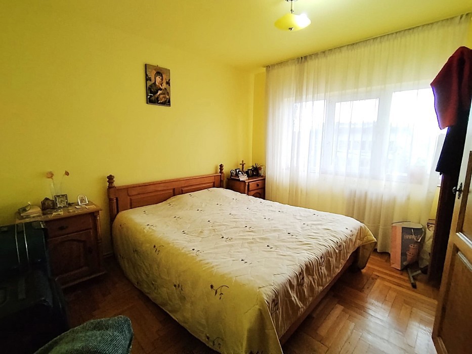 Apartament 4 camere, etaj 2, Serelor!!!