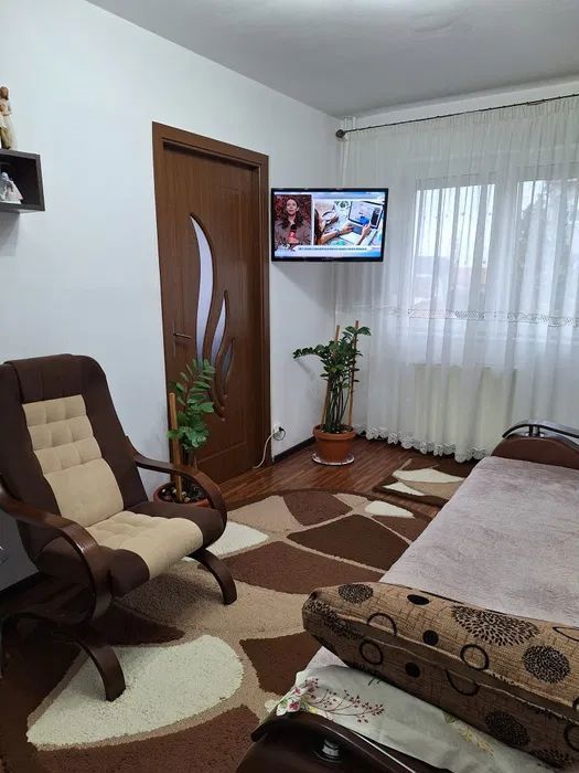 Apartament cu doua camere, etaj intermediar, Calea Sagului