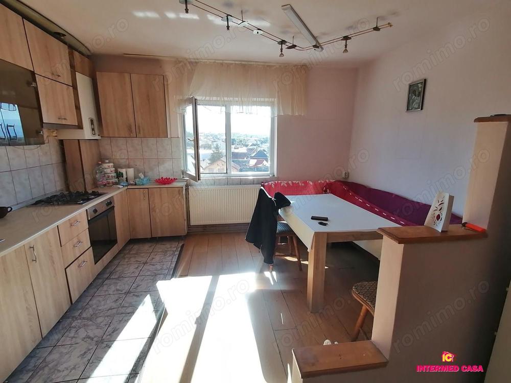 Apartament 3 camere zona Terezian