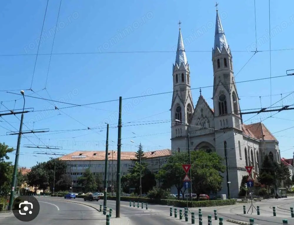 Zona Bălcescu,decomandat etajul 2