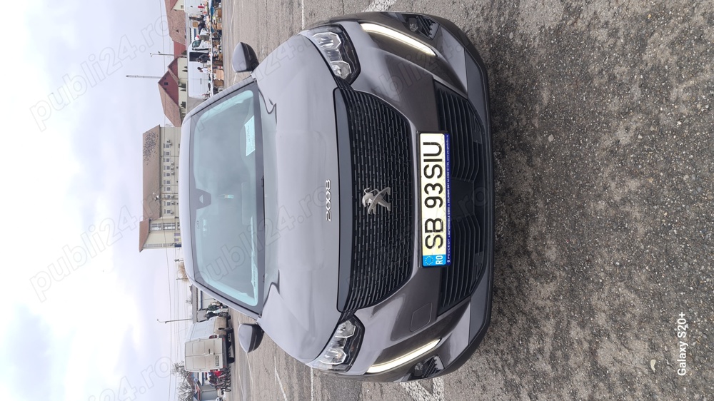 Vând autoturism Peugeot model 2008 suv din 2020 motor 1,2l benzina 
