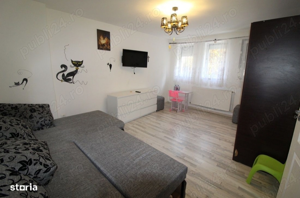 Vând Apartament cu 1 Camera Hunedoara zona Micro 1 I.Creanga 40 M.P.