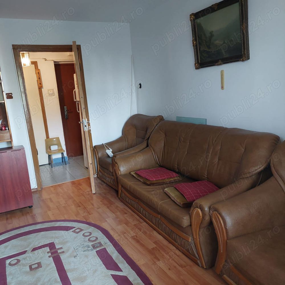 Apartament decomamdat 3 camere