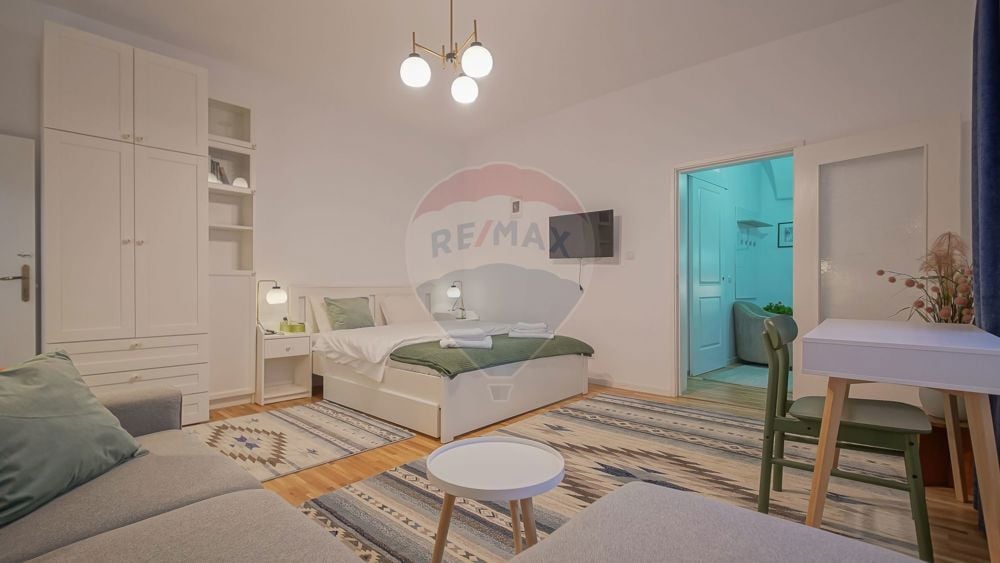 Apartament cu 2 camere de închiriat în zona Central