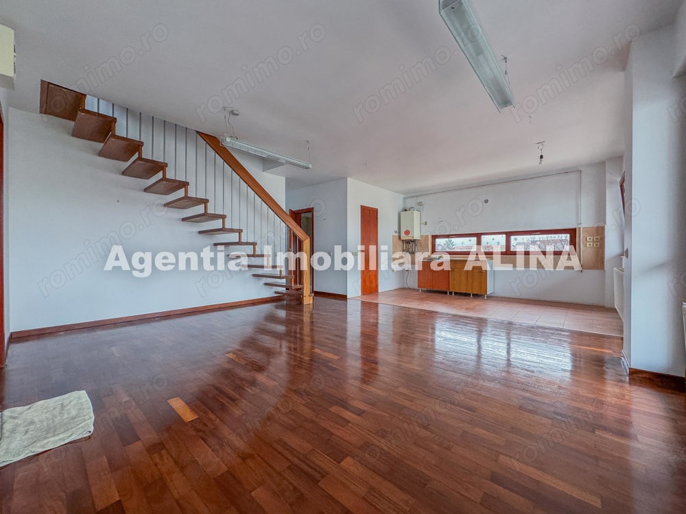 Apartament 4 camere in Deva, zona Ultracentrala, 104 mp, Etaj 3+4+5 cu scara interioara...