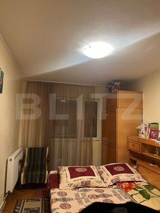 Apartament de vanzare, cu 4 camere, 64 mp, zona Dacia