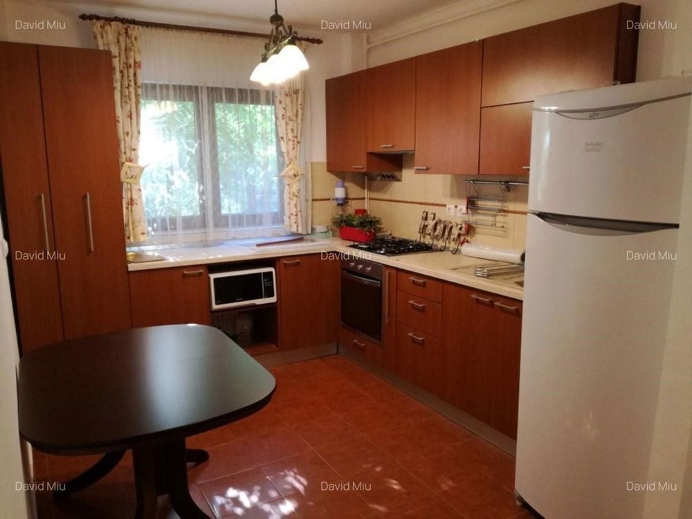 apartament 3 camere zona Dristor - Laborator