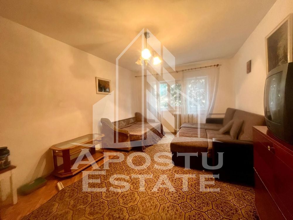 Apartament 2 camere,decomandat,zona Simion Barnutiu