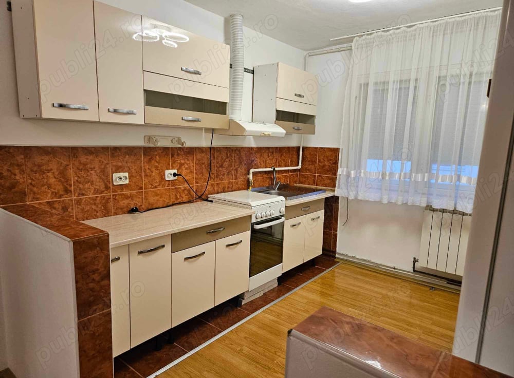 Apartament de închiriat, 2 camere, zona Han