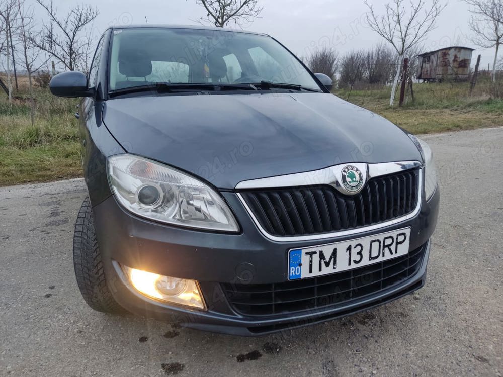 Skoda Fabia 1.2 benzina EURO 5 ,an 2011 , km 220.000 reali, înmatriculat