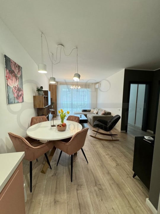 Apartament cu 2 camere in bloc nou, 53 mp, logie 7 mp, zona Centrala