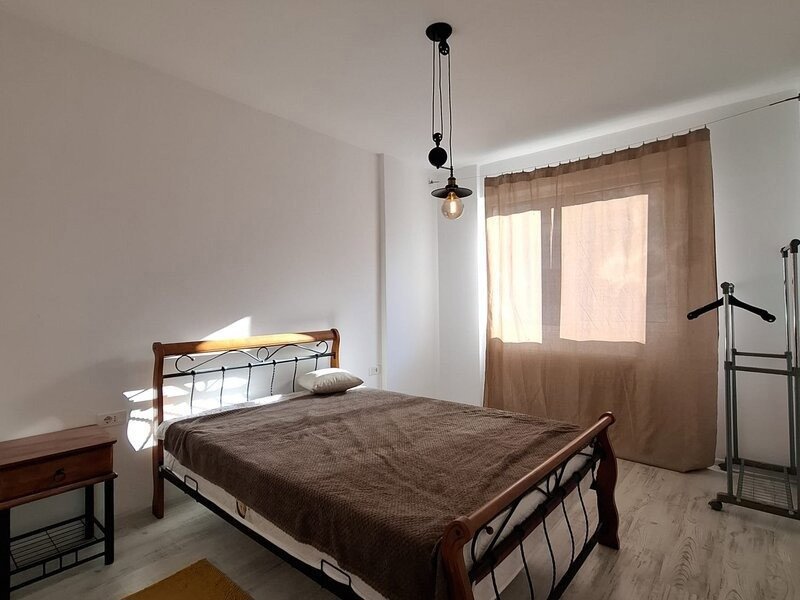 Apartament de 2 camere, 45 mp, decomandat, parcare, zona Pallady