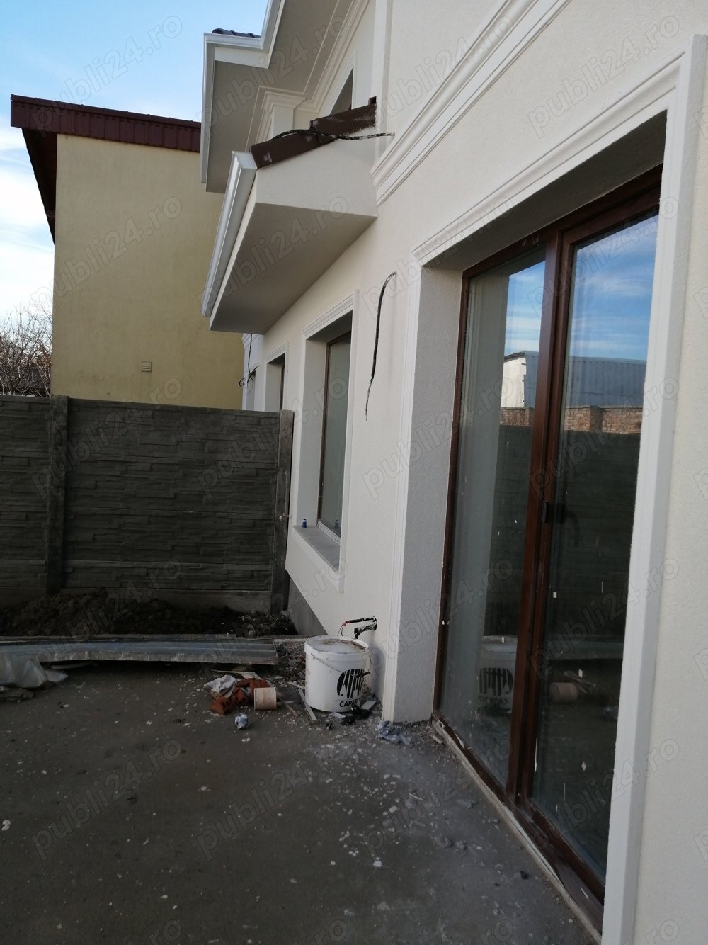 De vanzare jumatate de casa duplex P+E situat in Timisoara, Dambovita la alegere din 4 case