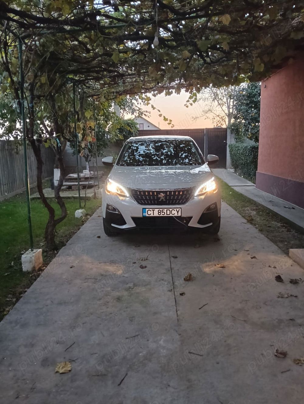 vând Peugeot 3008 an 2020 1.2 benzină 130 cp