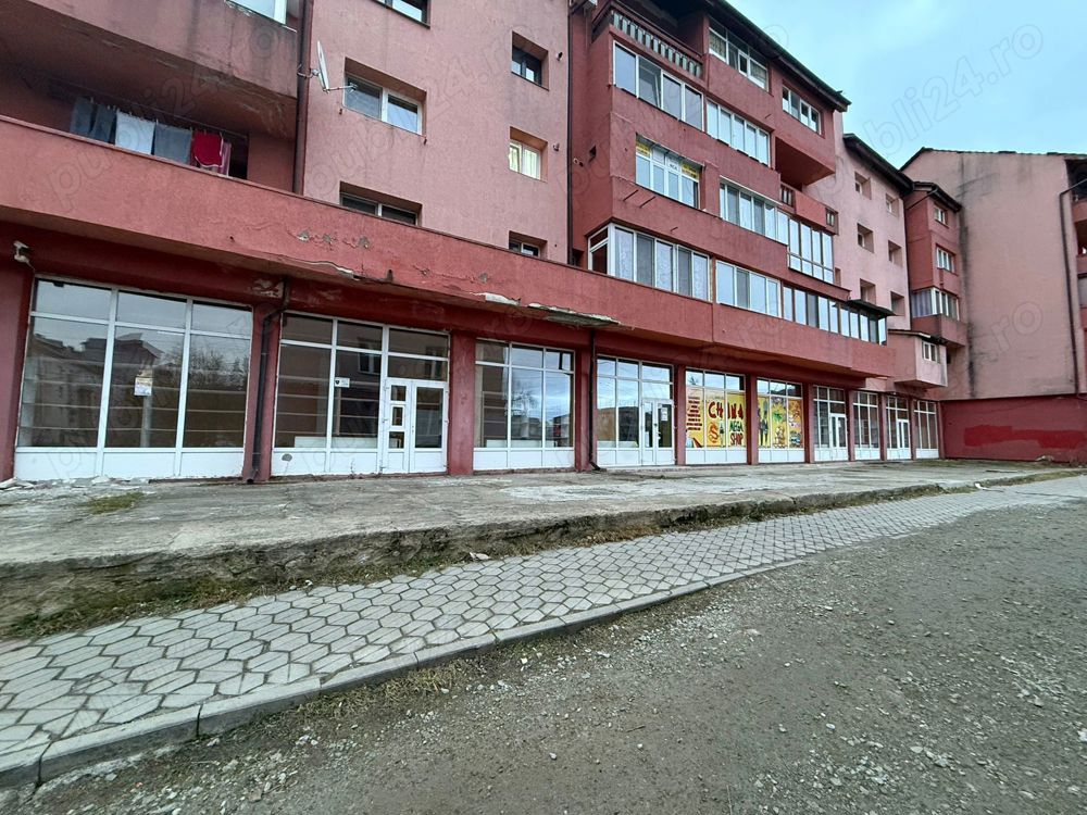 Spatiu comercial ultracentral 407 mp Petrila