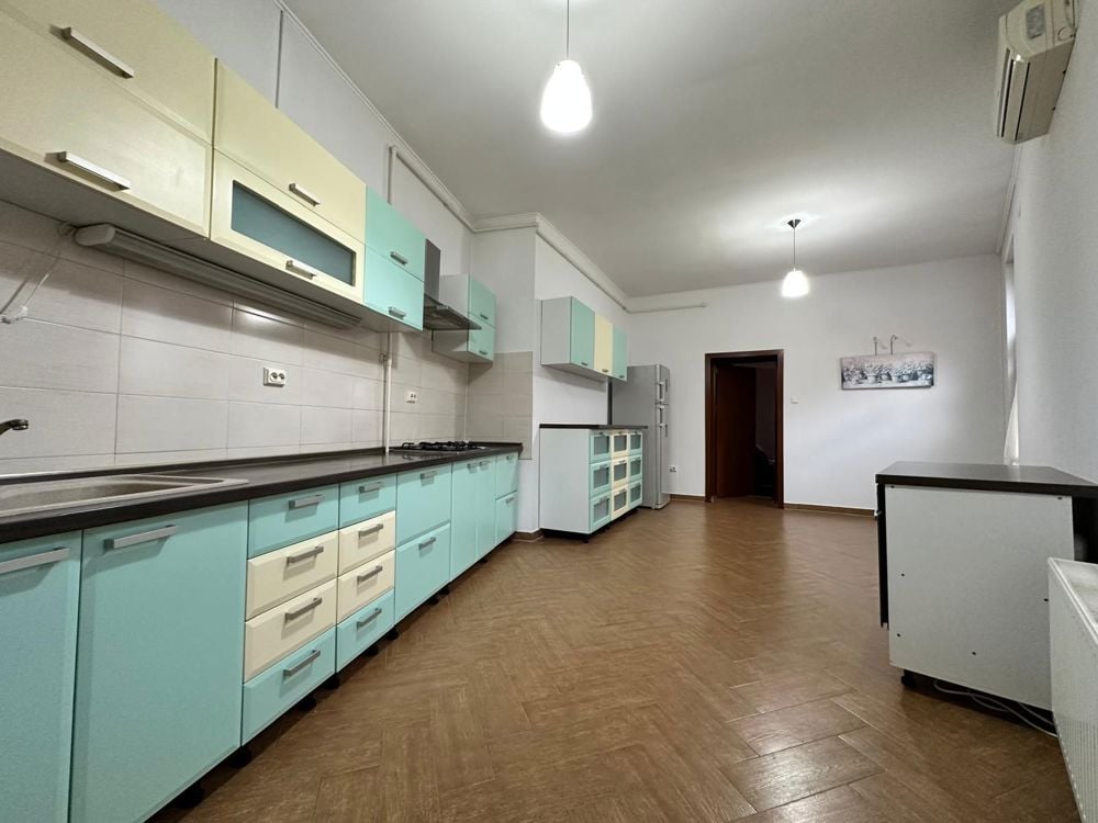 Apartament Vanzare cu suprafata generoasa in Centrul Istoric