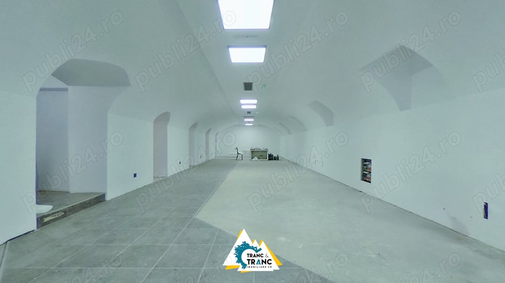 Spatiu comercial renovat in 2024 de 205 mp la Boul Rosu