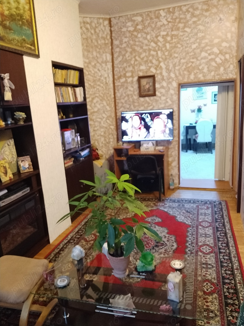 Proprietar apartament la casa zona rezidențială