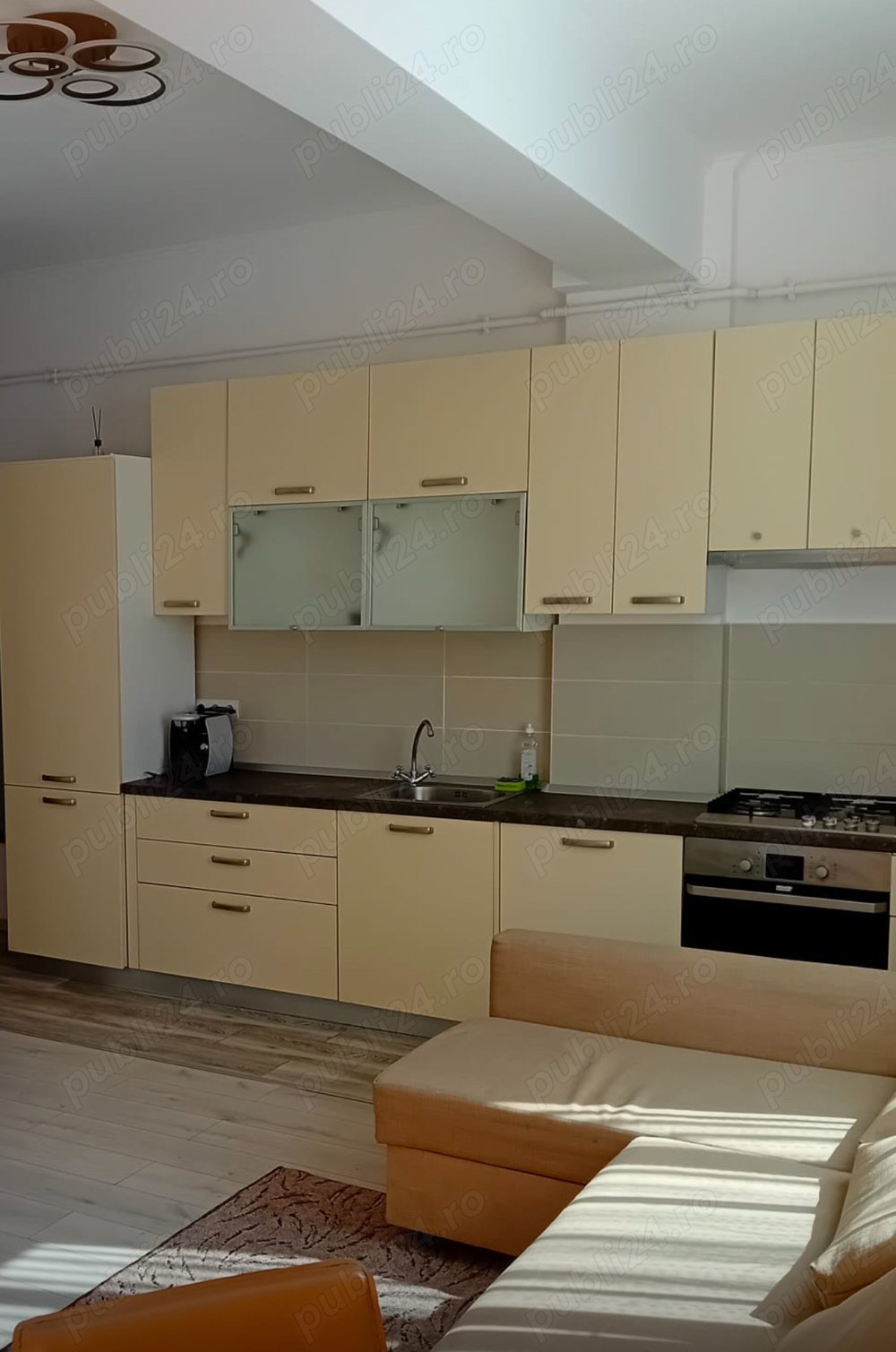 Vand apartament 2 camere,etaj 2 doamna stanca