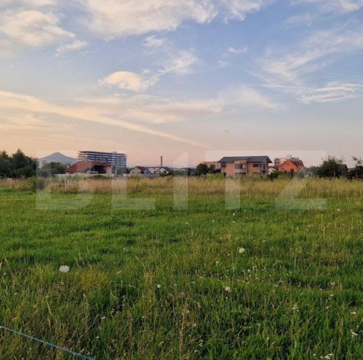 Teren intravilande vanzare, 977 mp, zona Zavoaie