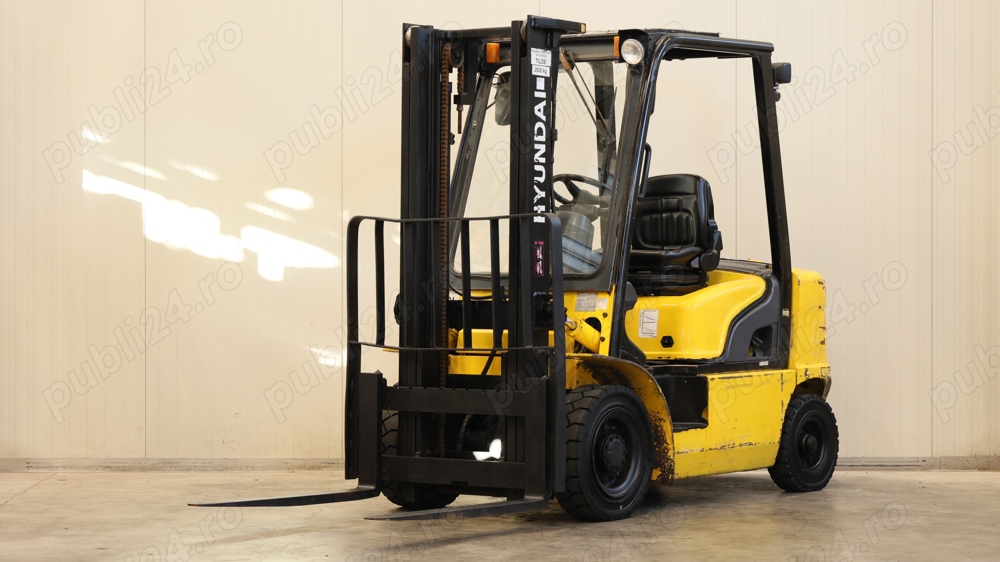 Hyundai 25D-7E motostivuitor diesel, an 2009, catarg duplex, ore 13059