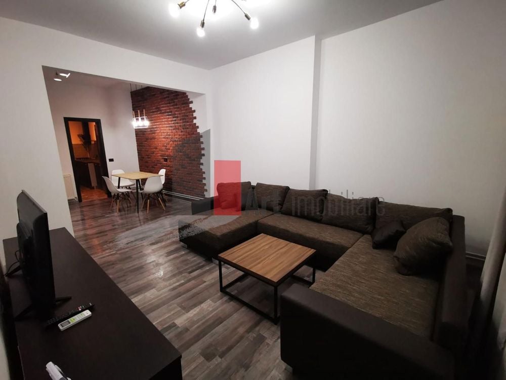 Apartamentul "KOTOR", renovat complet, BOXA