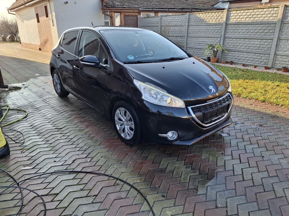 Peugeot 208 , 1.4VTI an 2014 posibil GARANTIE 12 luni si RATE