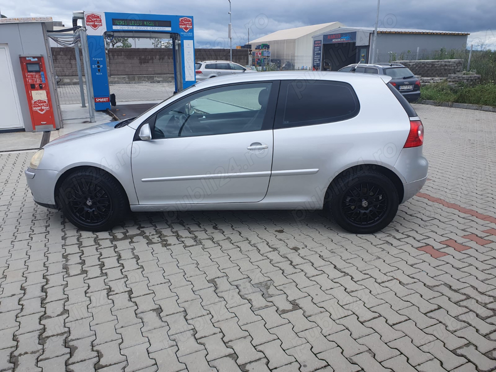 vand golf 5 pretul este negociabil