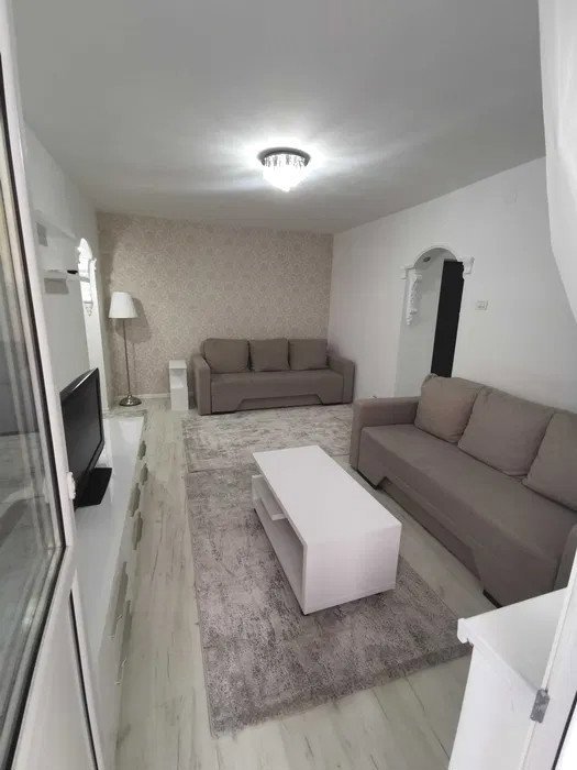 Apartament de 2 camere, 55 mp, AC, balcon, zona Tineretului