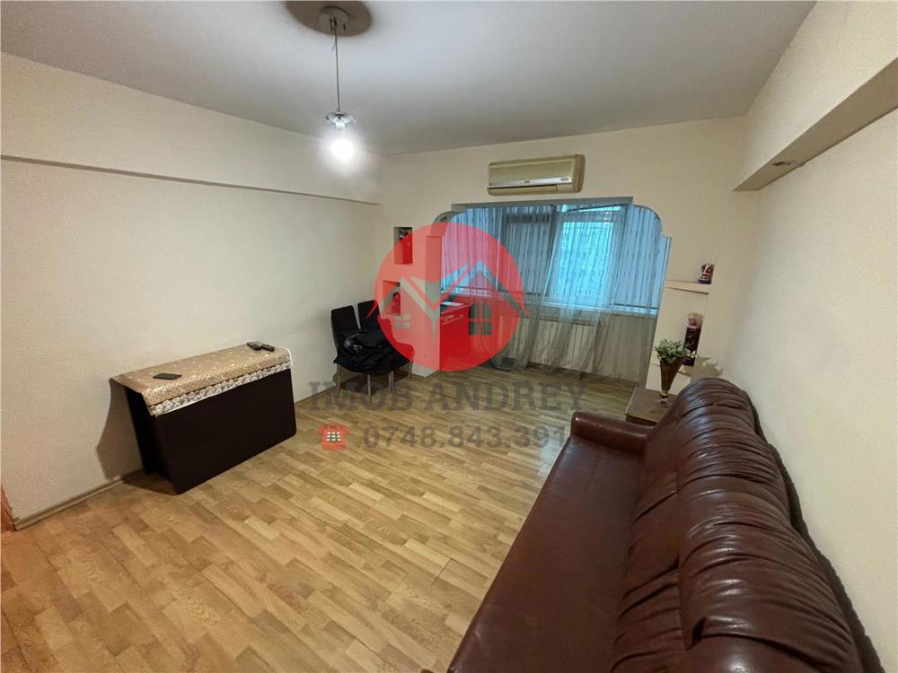 Apartament spatios de închiriat, 3 camere, Str. Victoriei, central, lânga Pelican