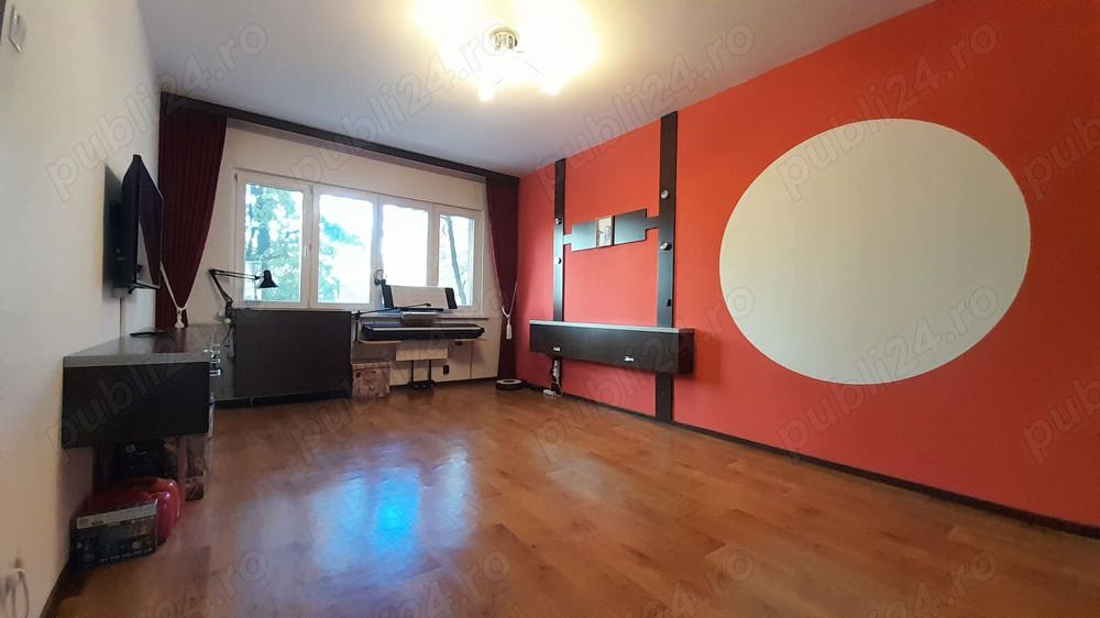 Vând apartament 3 camere Titan, Piata Salajan