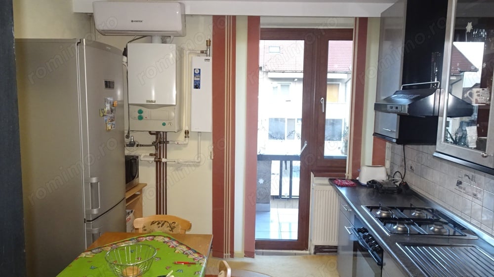 Inchiriez apartament cu 3 camere decomandat in Deva, zona Cuza Voda, etaj 2, mobilat