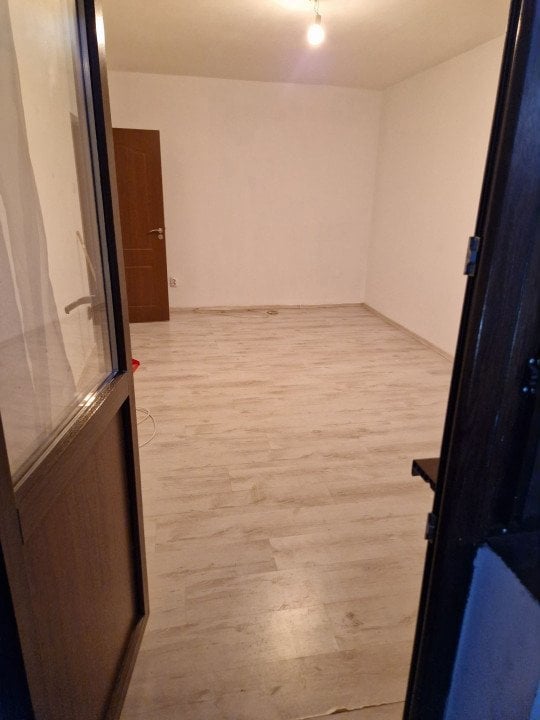 Apartament 3 camere, 70 mp, decomandat, metrou aproape, Drumul Taberei