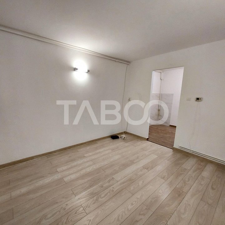 Garsoniera recent renovata 1 baie 22 mp utili zona Ampoi 1 Alba Iulia