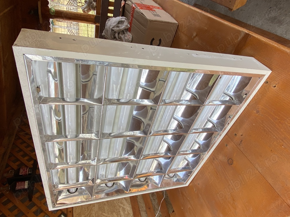 Corp iluminat tip caseta cu 4 neoane