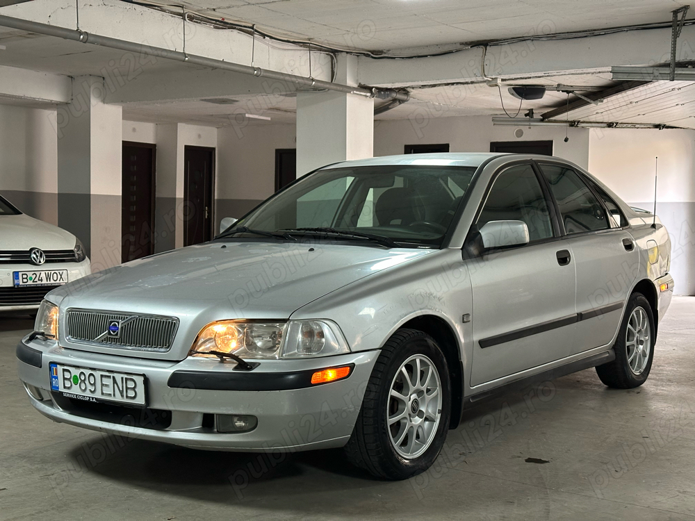 Volvo s40 160.000km 2.0 benzina cumparata de noua in romania