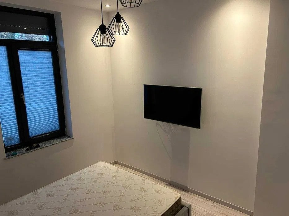 Apartament curte, 40 mp, centrala, mobilat, AC, Belvedere