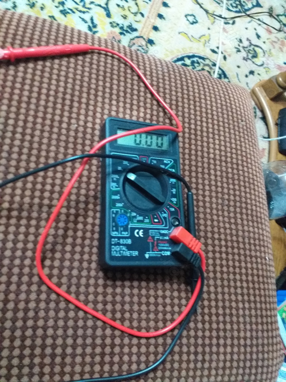 Multimetru digital 