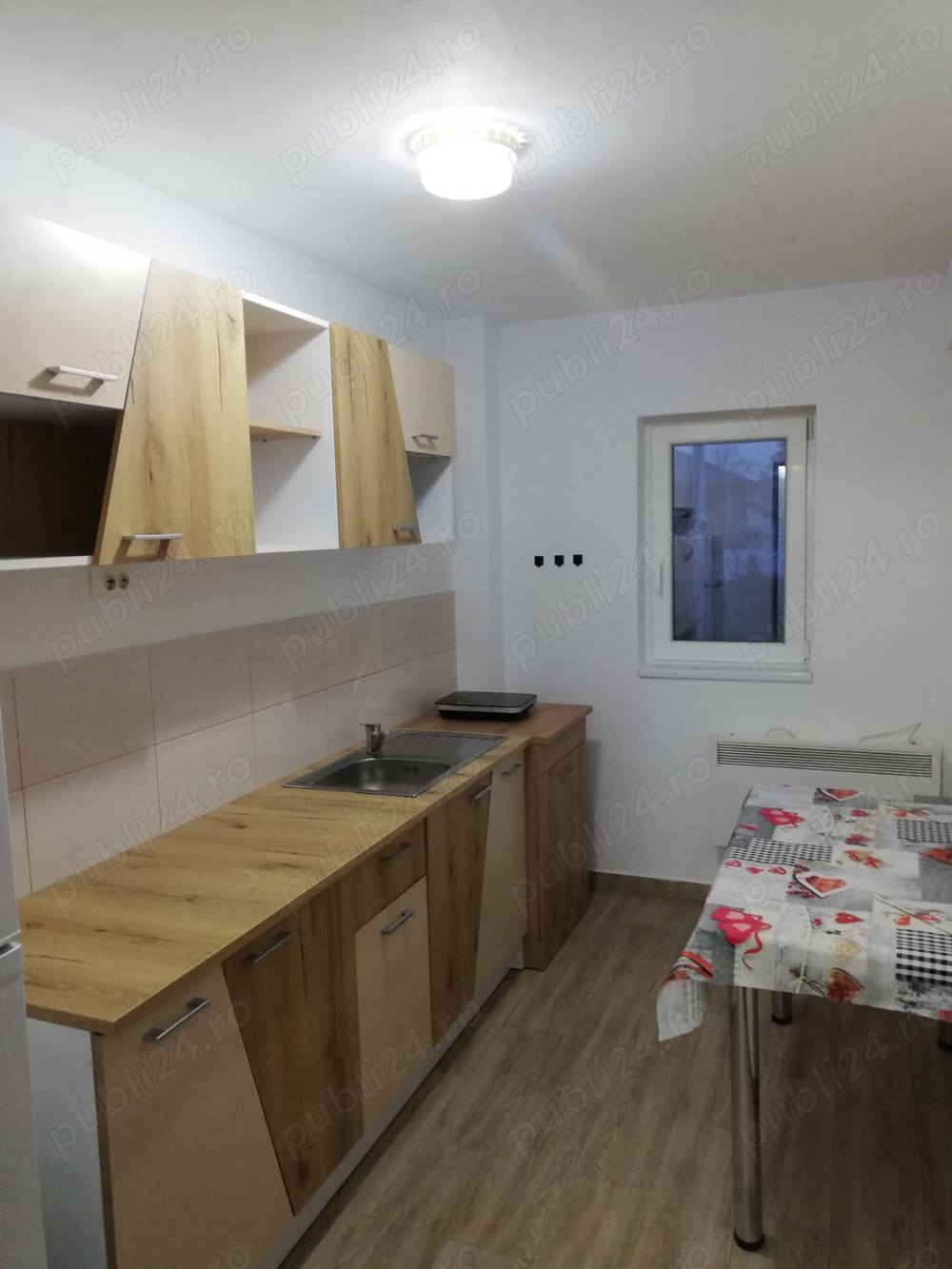 Închiriez apartament cu o camera