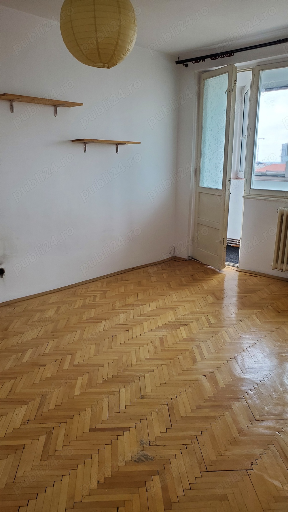 Proprietar Vand apartament cu 2 camere confort 1, semidecomandat, cu centrala proprie