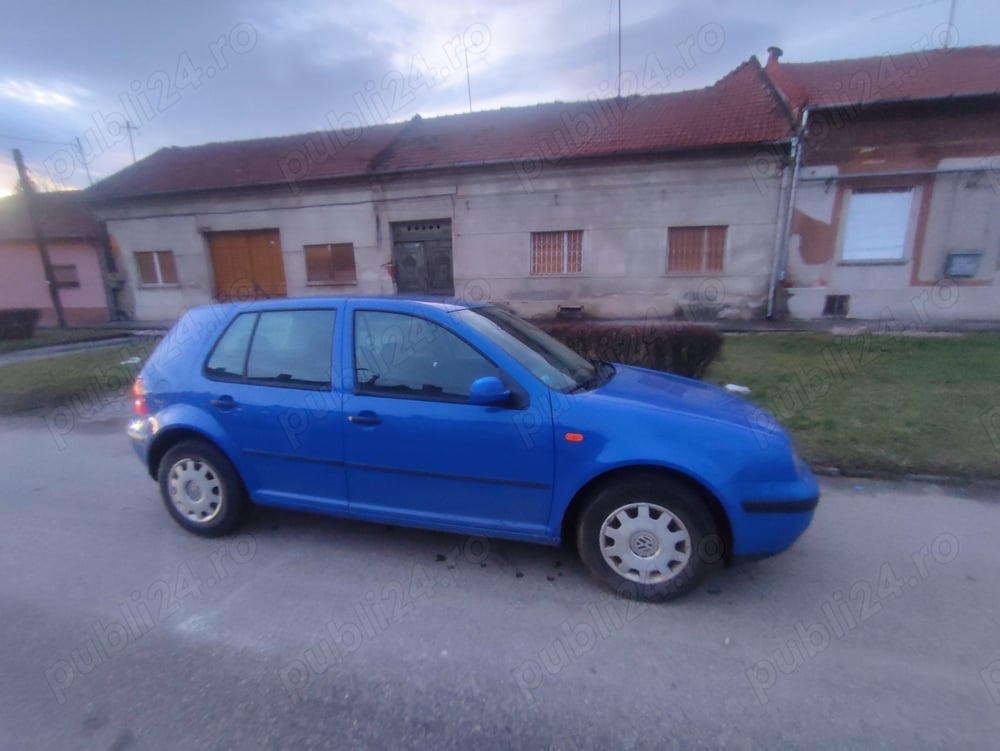 vând golf 4 1.6 16 valve trage bine merge bine 850 . nu bate nu troncă ne merge ok