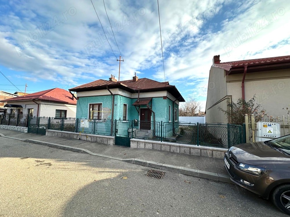 Casa 3 camere, anexa 2 camere, 2 locuri parcare, beci, magazie, CT, zona linistita Campina-Prahova