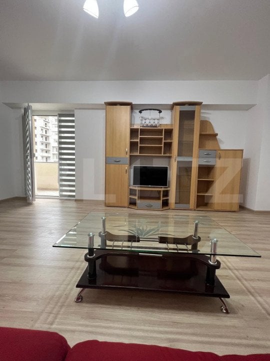 Apartament cu 2 camere, decomandat, 66 mp, centrala si AC, zona Bacriz