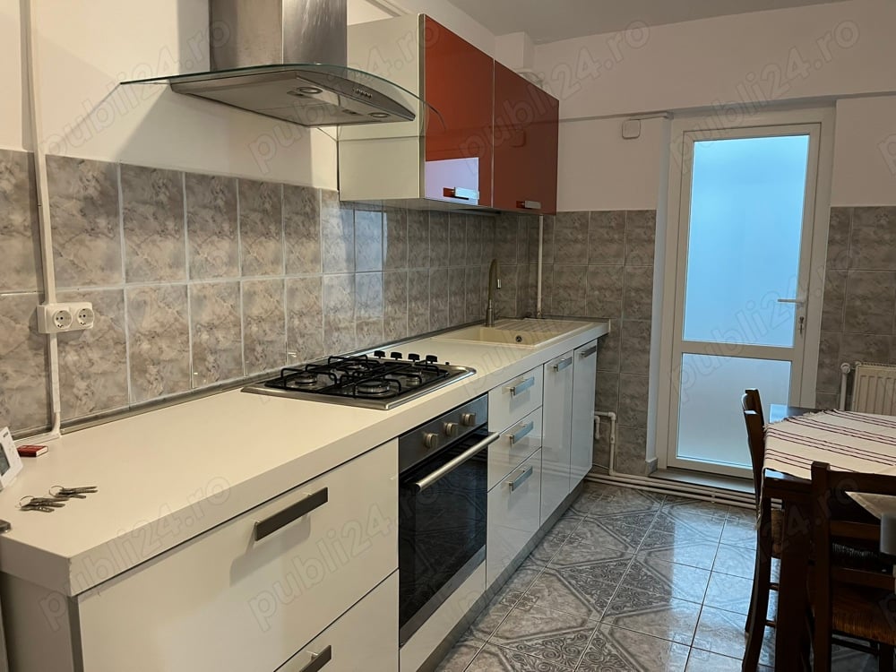 Închieirz apartament 3 camere (Str. Crișului - Mircea cel Bătrân)