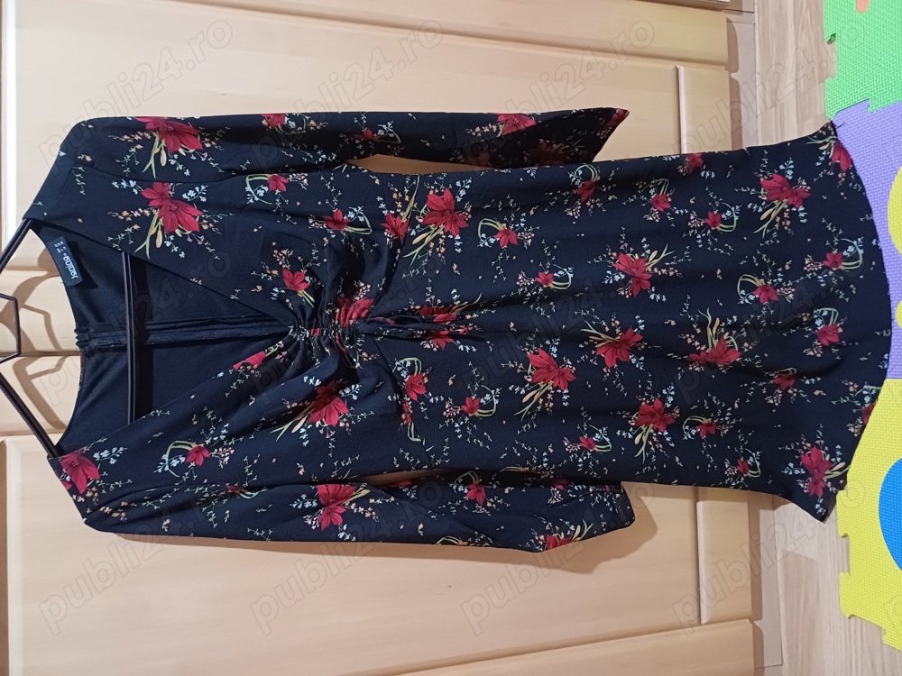 Vand rochie model floral M Janina