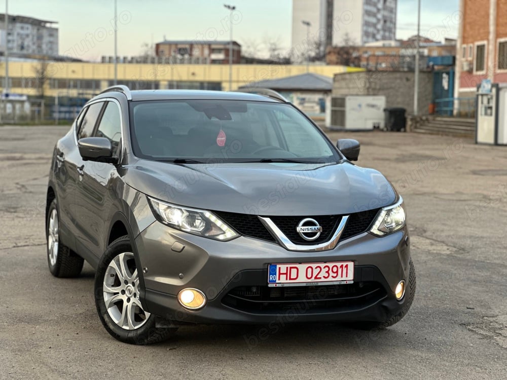 Nissan Qashqai 2 WD Xtronic automat Tekna*BiXenon*camere 360*navi*1.6D