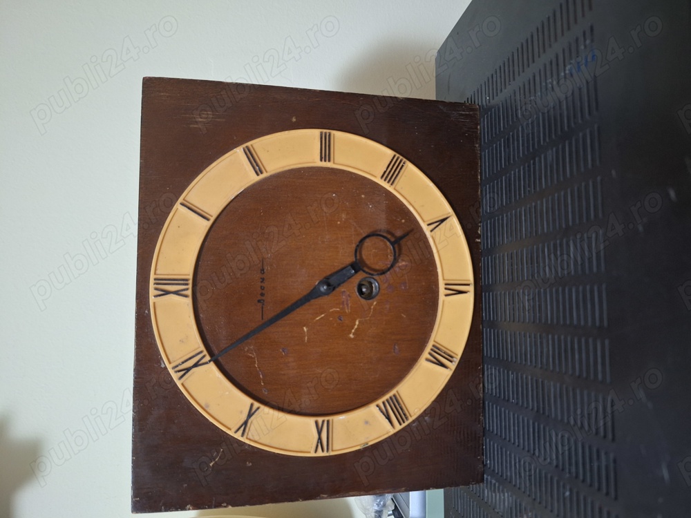 Ceas vechi de masa semneu mecanic Becna Vesna URSS CCCP anii 70