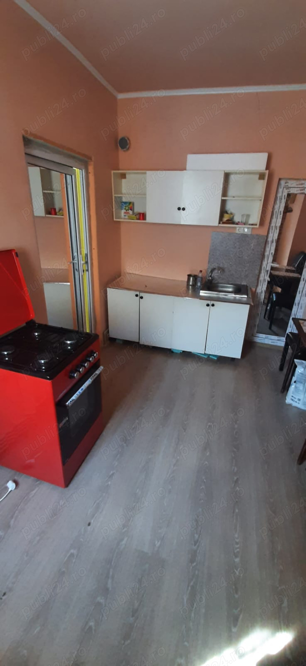 De vânzare apartament la casă 