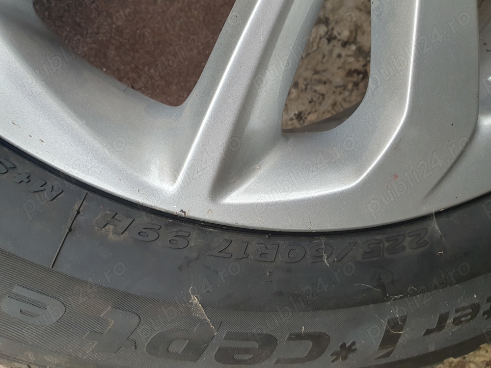 Vând  anvelopa iarna cu janta, noua 225/60/17,  290 lei